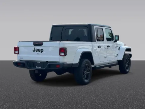 More photos of 2022 Jeep Gladiator Sport at Zeigler Chrysler Dodge Jeep Ram of Grandville, MI