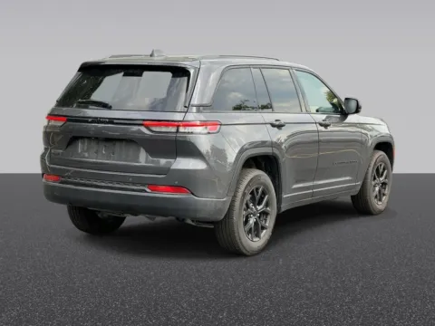 Another view of 2024 Jeep Grand Cherokee Altitude X for sale in Grandville, MI at Zeigler Chrysler Dodge Jeep Ram of Grandville