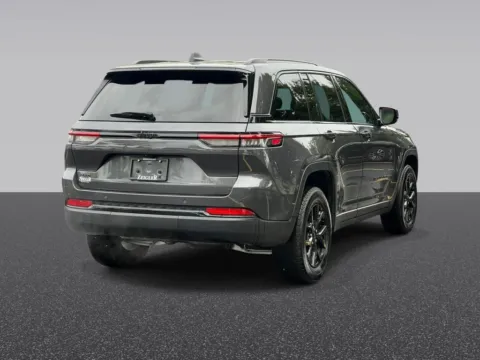 Another view of 2024 Jeep Grand Cherokee Altitude X for sale in Grandville, MI at Zeigler Chrysler Dodge Jeep Ram of Grandville