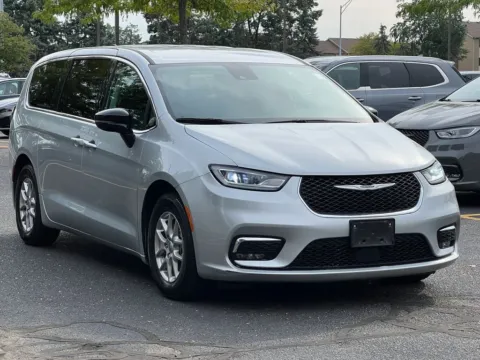 Silver 2024 Chrysler Pacifica Touring L for sale in Grandville, MI