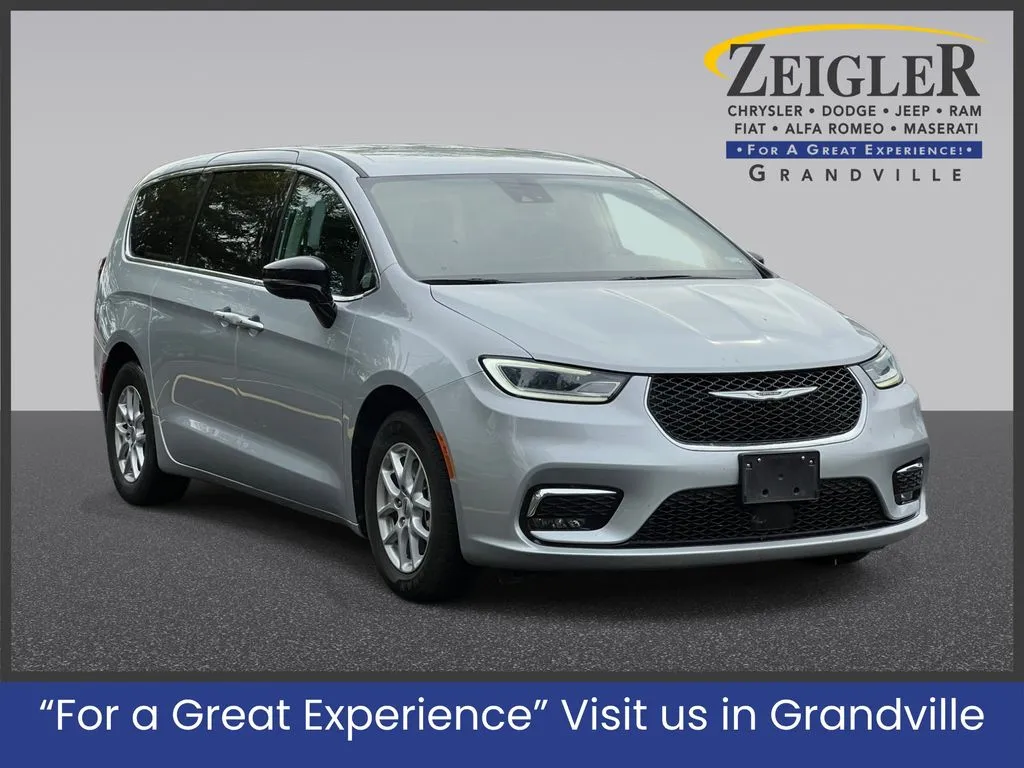 2024 Chrysler Pacifica Touring L for sale in Grandville, MI