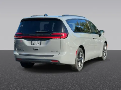 More photos of 2025 Chrysler Pacifica Limited at Zeigler Chrysler Dodge Jeep Ram of Grandville, MI