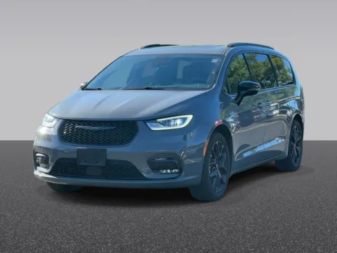 Photos of 2025 Chrysler Pacifica Limited for sale in Grandville, MI at Zeigler Chrysler Dodge Jeep Ram of Grandville