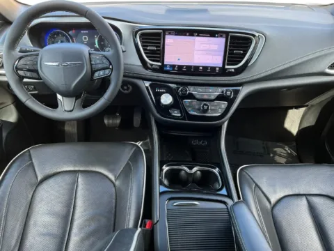 More photos of 2025 Chrysler Pacifica Limited at Zeigler Chrysler Dodge Jeep Ram of Grandville, MI