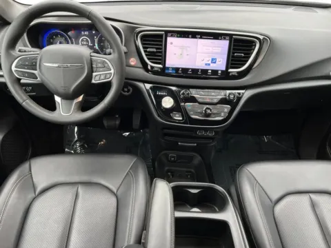 More photos of 2025 Chrysler Pacifica Select at Zeigler Chrysler Dodge Jeep Ram of Grandville, MI