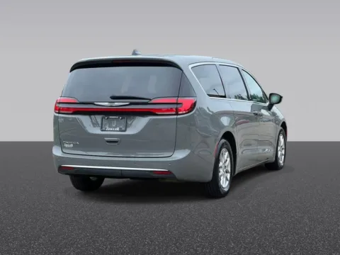More photos of 2025 Chrysler Pacifica Select at Zeigler Chrysler Dodge Jeep Ram of Grandville, MI