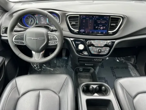 More photos of 2025 Chrysler Pacifica Select at Zeigler Chrysler Dodge Jeep Ram of Grandville, MI