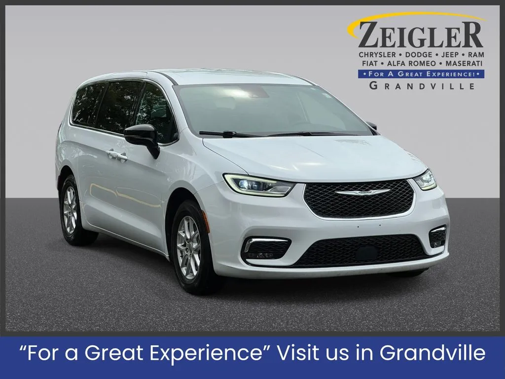 White 2025 Chrysler Pacifica Select for sale in Grandville, MI