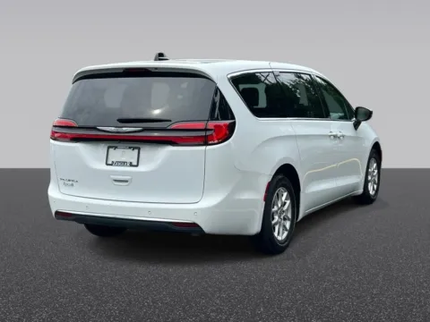 Another view of 2025 Chrysler Pacifica Select for sale in Grandville, MI at Zeigler Chrysler Dodge Jeep Ram of Grandville