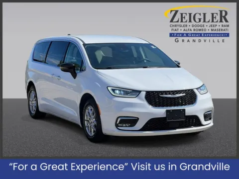 White 2024 Chrysler Pacifica Touring L for sale in Grandville, MI