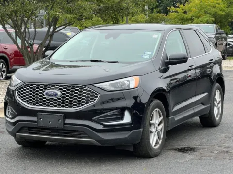 Photos of 2024 Ford Edge SEL for sale in Grandville, MI at Zeigler Chrysler Dodge Jeep Ram of Grandville
