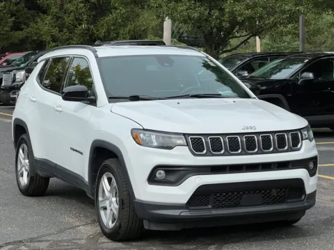 White 2024 Jeep Compass Latitude for sale in Grandville, MI