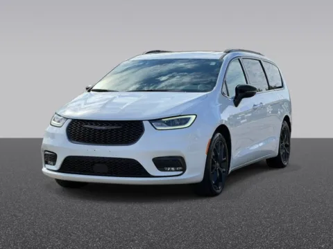 Photos of 2025 Chrysler Pacifica Limited for sale in Grandville, MI at Zeigler Chrysler Dodge Jeep Ram of Grandville