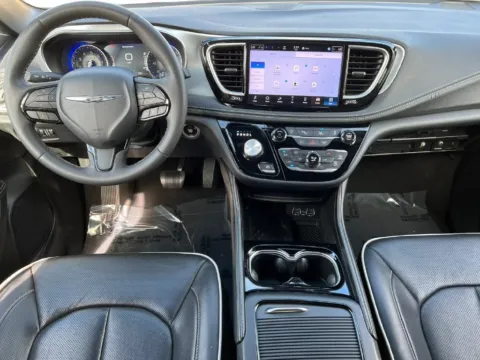 More photos of 2025 Chrysler Pacifica Limited at Zeigler Chrysler Dodge Jeep Ram of Grandville, MI