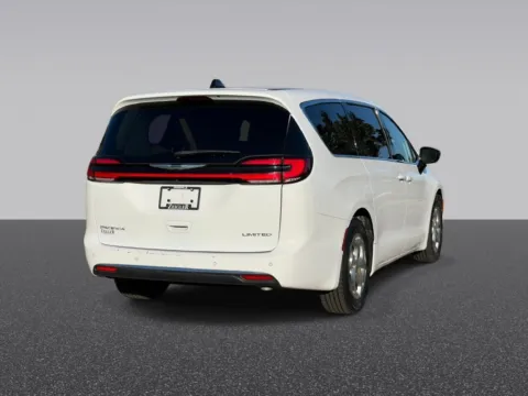 More photos of 2024 Chrysler Pacifica Limited at Zeigler Chrysler Dodge Jeep Ram of Grandville, MI