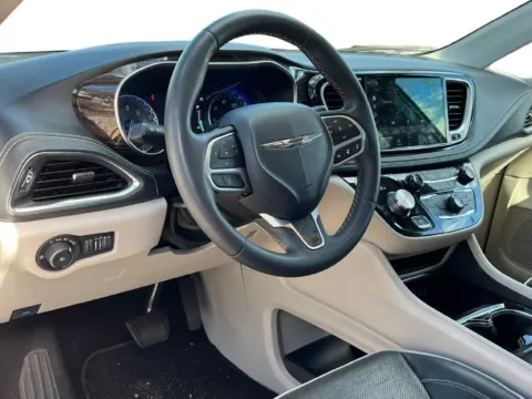 More photos of 2024 Chrysler Pacifica Limited at Zeigler Chrysler Dodge Jeep Ram of Grandville, MI