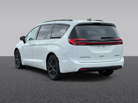 More photos of 2025 Chrysler Pacifica Limited at Zeigler Chrysler Dodge Jeep Ram of Grandville, MI