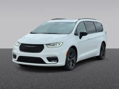 Photos of 2025 Chrysler Pacifica Limited for sale in Grandville, MI at Zeigler Chrysler Dodge Jeep Ram of Grandville