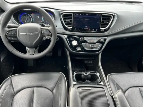 More photos of 2025 Chrysler Pacifica Limited at Zeigler Chrysler Dodge Jeep Ram of Grandville, MI