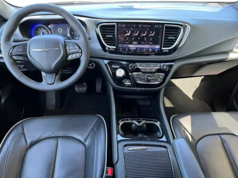 More photos of 2025 Chrysler Pacifica Limited at Zeigler Chrysler Dodge Jeep Ram of Grandville, MI