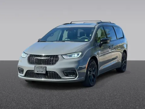 Photos of 2025 Chrysler Pacifica Limited for sale in Grandville, MI at Zeigler Chrysler Dodge Jeep Ram of Grandville