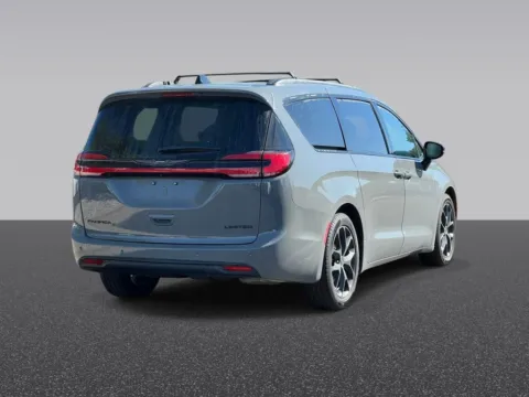 More photos of 2025 Chrysler Pacifica Limited at Zeigler Chrysler Dodge Jeep Ram of Grandville, MI