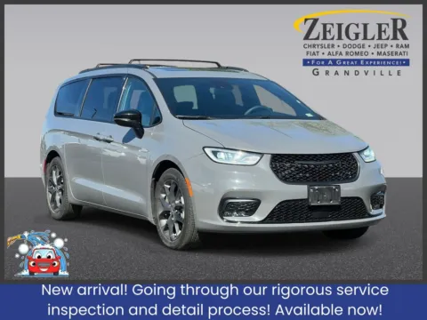 Gray 2025 Chrysler Pacifica Limited for sale in Grandville, MI