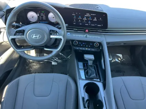 More photos of 2025 Hyundai Elantra SEL Convenience at Zeigler Chrysler Dodge Jeep Ram of Grandville, MI