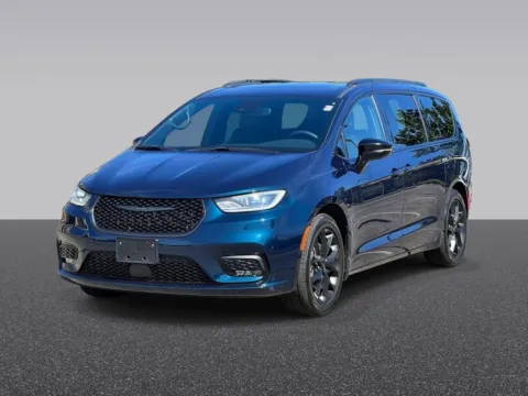 Photos of 2025 Chrysler Pacifica Limited for sale in Grandville, MI at Zeigler Chrysler Dodge Jeep Ram of Grandville