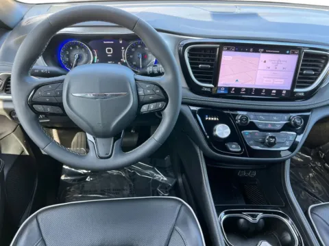 More photos of 2025 Chrysler Pacifica Limited at Zeigler Chrysler Dodge Jeep Ram of Grandville, MI