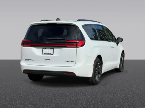 More photos of 2025 Chrysler Pacifica Limited at Zeigler Chrysler Dodge Jeep Ram of Grandville, MI