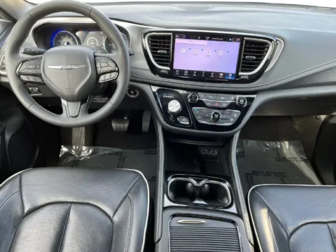 More photos of 2025 Chrysler Pacifica Limited at Zeigler Chrysler Dodge Jeep Ram of Grandville, MI