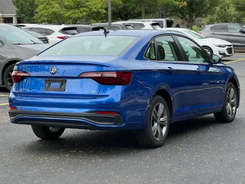 More photos of 2024 Volkswagen Jetta 1.5T SE at Zeigler Chrysler Dodge Jeep Ram of Grandville, MI