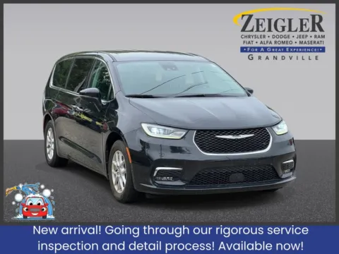 Black 2023 Chrysler Pacifica Touring L for sale in Grandville, MI