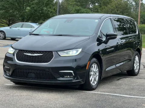 Photos of 2023 Chrysler Pacifica Touring L for sale in Grandville, MI at Zeigler Chrysler Dodge Jeep Ram of Grandville