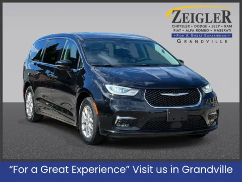 Black 2024 Chrysler Pacifica Touring L for sale in Grandville, MI