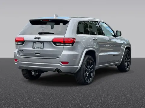 More photos of 2019 Jeep Grand Cherokee Altitude at Zeigler Chrysler Dodge Jeep Ram of Grandville, MI