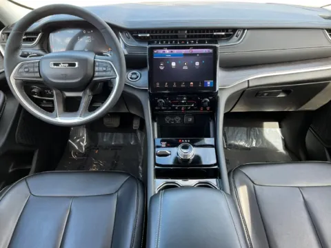 More photos of 2023 Jeep Grand Cherokee Limited at Zeigler Chrysler Dodge Jeep Ram of Grandville, MI