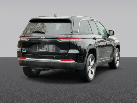 More photos of 2023 Jeep Grand Cherokee Limited at Zeigler Chrysler Dodge Jeep Ram of Grandville, MI