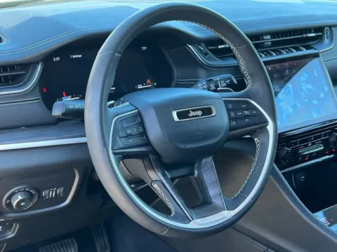 More photos of 2023 Jeep Grand Cherokee Limited at Zeigler Chrysler Dodge Jeep Ram of Grandville, MI