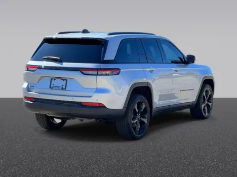 More photos of 2023 Jeep Grand Cherokee Altitude X at Zeigler Chrysler Dodge Jeep Ram of Grandville, MI