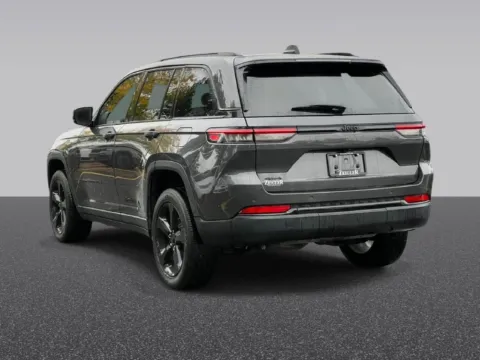 Another view of 2023 Jeep Grand Cherokee Altitude X for sale in Grandville, MI at Zeigler Chrysler Dodge Jeep Ram of Grandville
