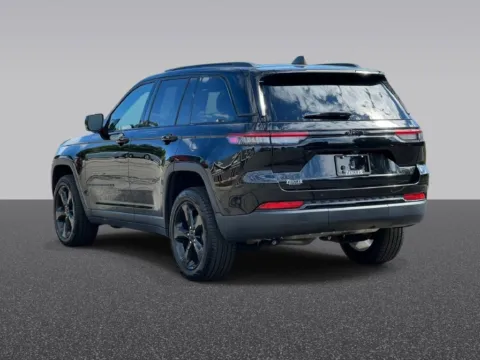 Another view of 2023 Jeep Grand Cherokee Altitude X for sale in Grandville, MI at Zeigler Chrysler Dodge Jeep Ram of Grandville