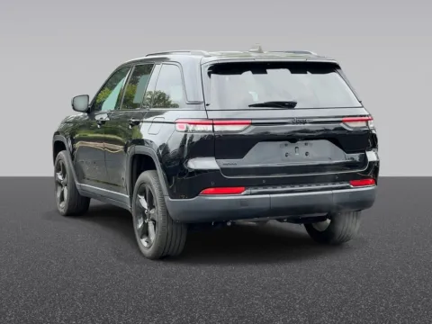 Another view of 2023 Jeep Grand Cherokee Altitude X for sale in Grandville, MI at Zeigler Chrysler Dodge Jeep Ram of Grandville