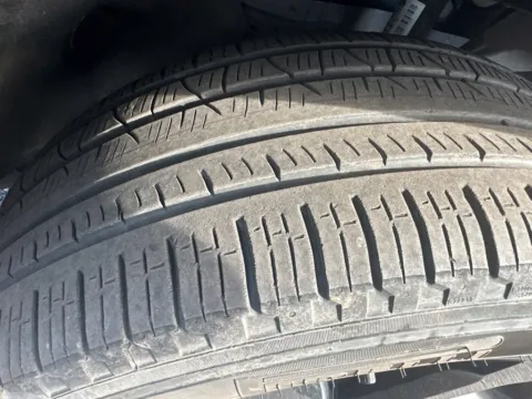 More photos of 2023 Jeep Grand Cherokee Limited at Zeigler Chrysler Dodge Jeep Ram of Grandville, MI