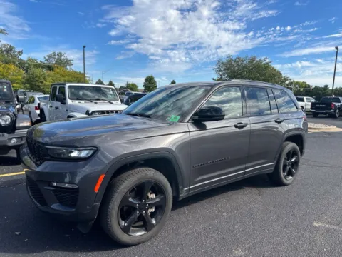 More photos of 2023 Jeep Grand Cherokee Limited at Zeigler Chrysler Dodge Jeep Ram of Grandville, MI