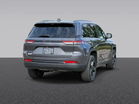 More photos of 2023 Jeep Grand Cherokee Limited at Zeigler Chrysler Dodge Jeep Ram of Grandville, MI
