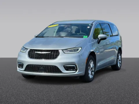 Photos of 2023 Chrysler Pacifica Touring L for sale in Grandville, MI at Zeigler Chrysler Dodge Jeep Ram of Grandville