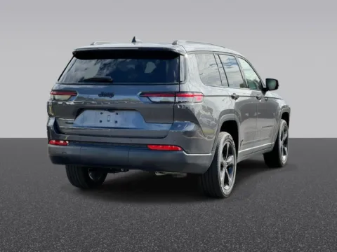 More photos of 2023 Jeep Grand Cherokee L Altitude at Zeigler Chrysler Dodge Jeep Ram of Grandville, MI