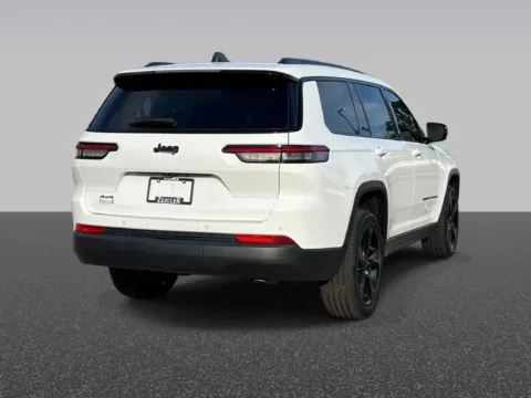 More photos of 2023 Jeep Grand Cherokee L Altitude at Zeigler Chrysler Dodge Jeep Ram of Grandville, MI